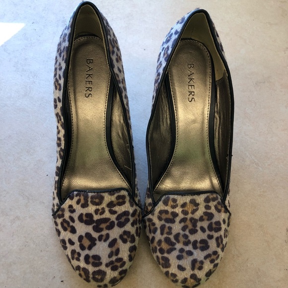 Bakers Wedge Shoes - Picture 2 of 4